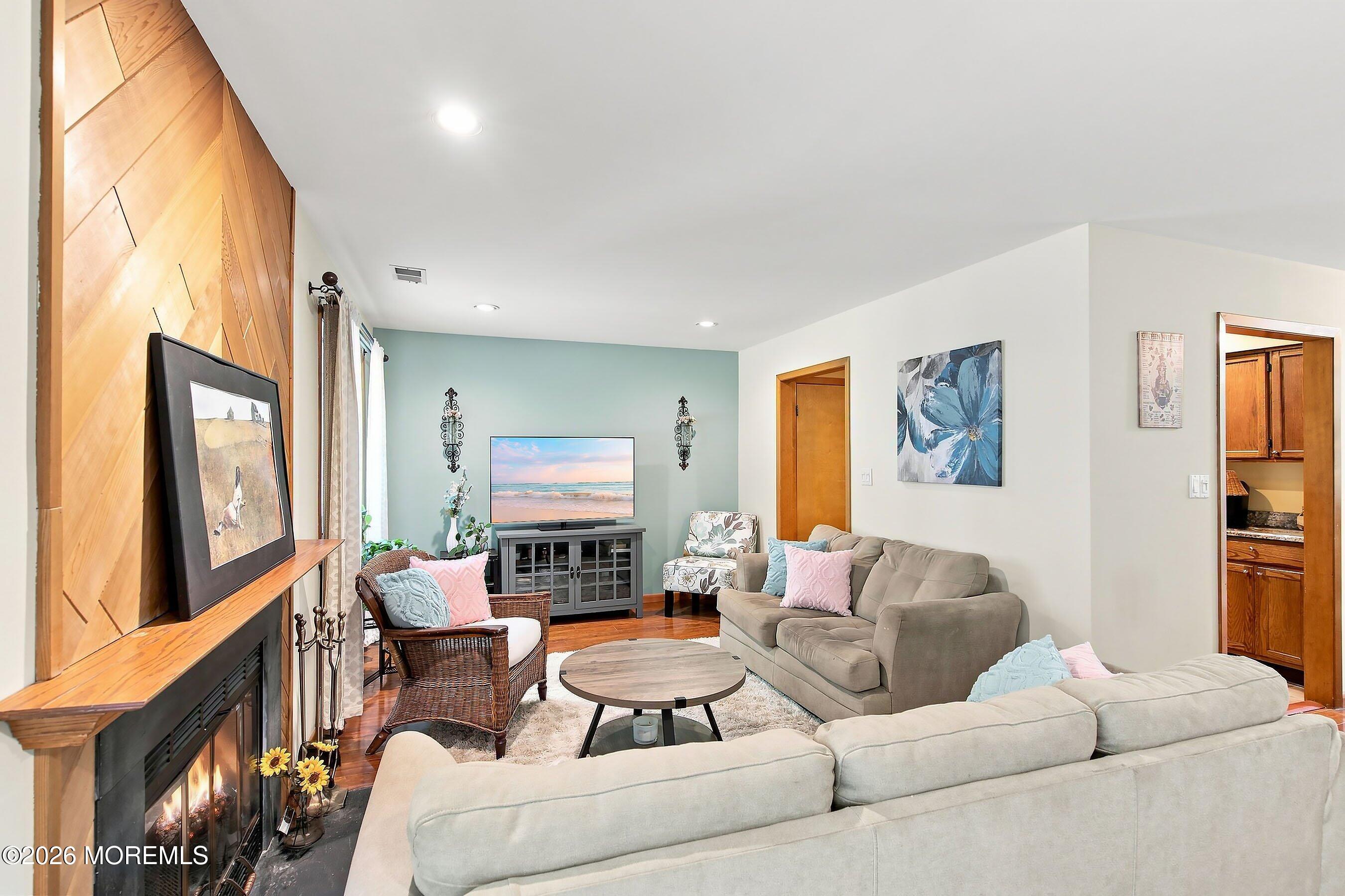 82 Wigwam Lane Tinton Falls NJ 07724