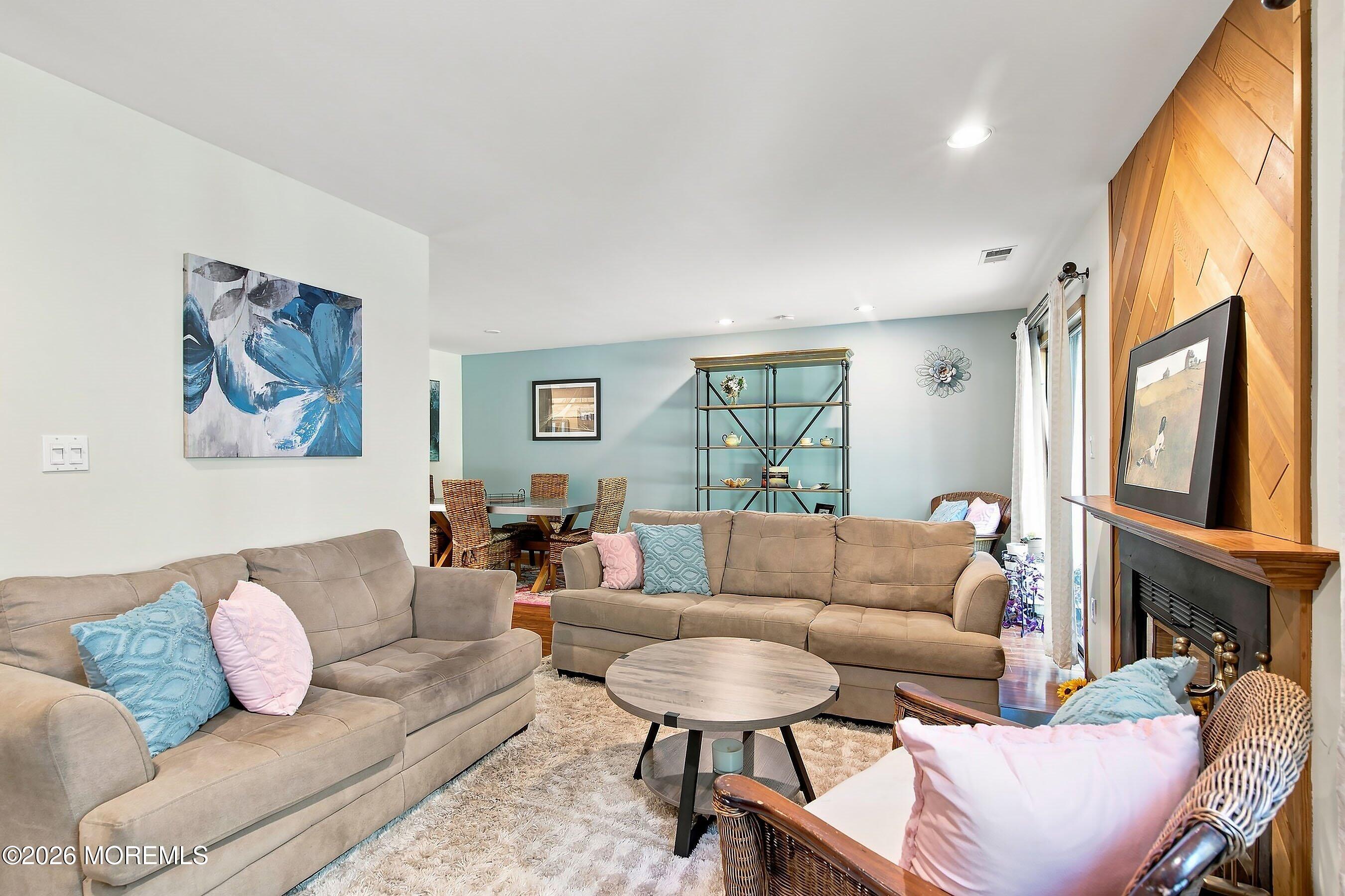 82 Wigwam Lane Tinton Falls NJ 07724