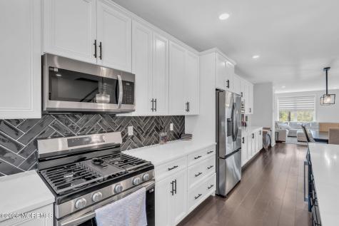 12 Raritan Cove Keyport NJ 07735