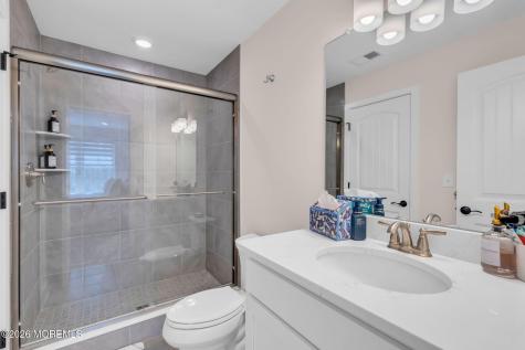 12 Raritan Cove Keyport NJ 07735