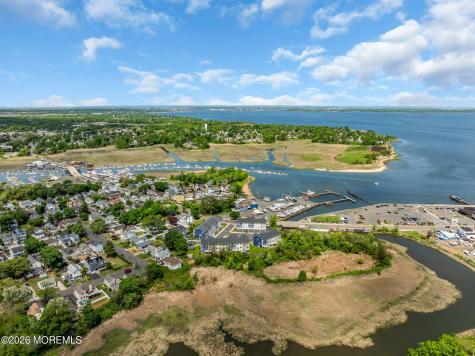 12 Raritan Cove Keyport NJ 07735