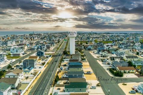 1820 Pennsylvania Avenue E Seaside Heights NJ 08751