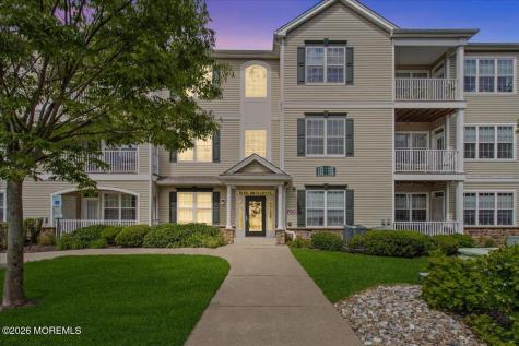 136 Mill Pond Way Eatontown NJ 07724