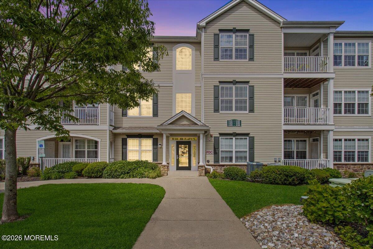 136 Mill Pond Way Eatontown NJ 07724