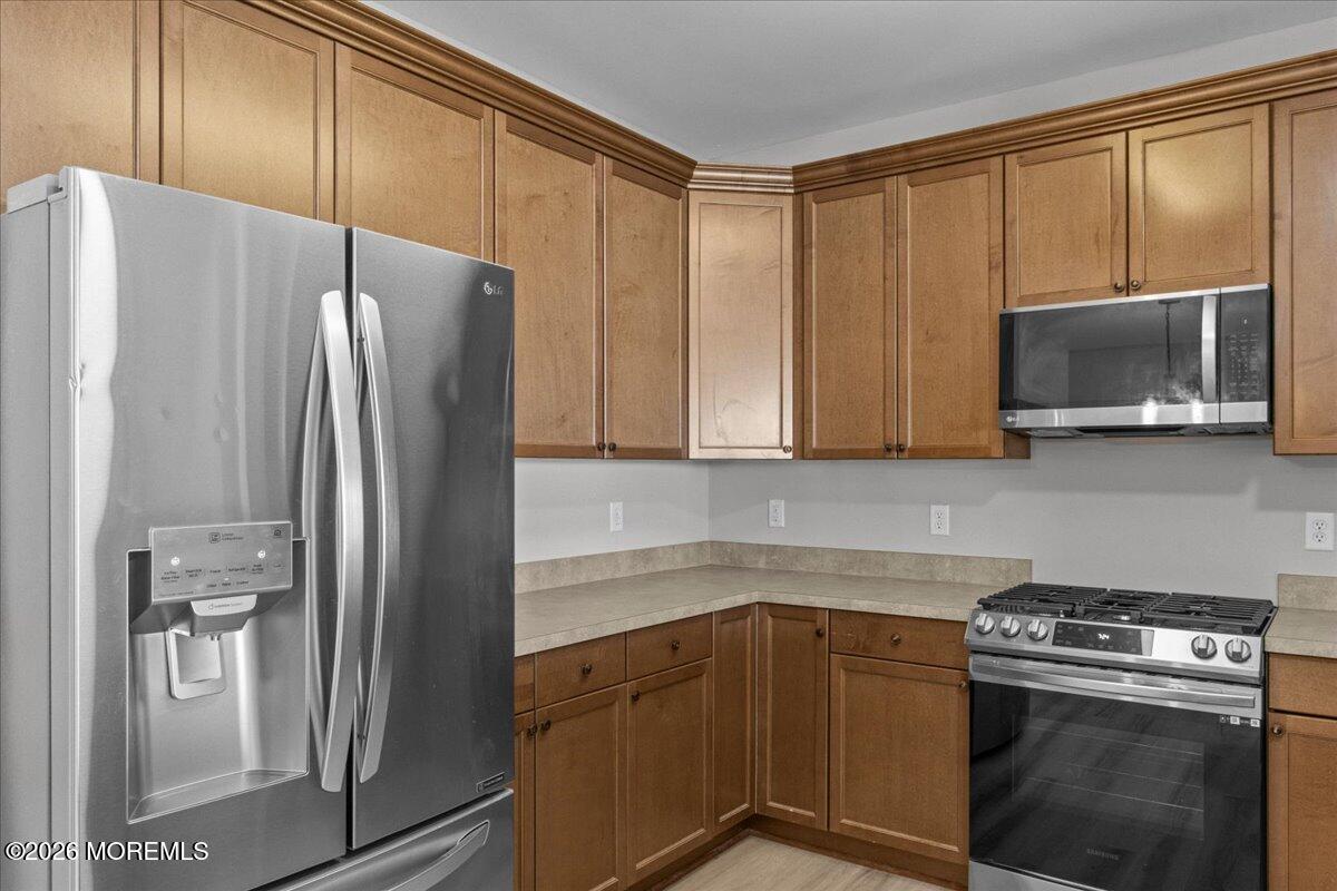 136 Mill Pond Way Eatontown NJ 07724
