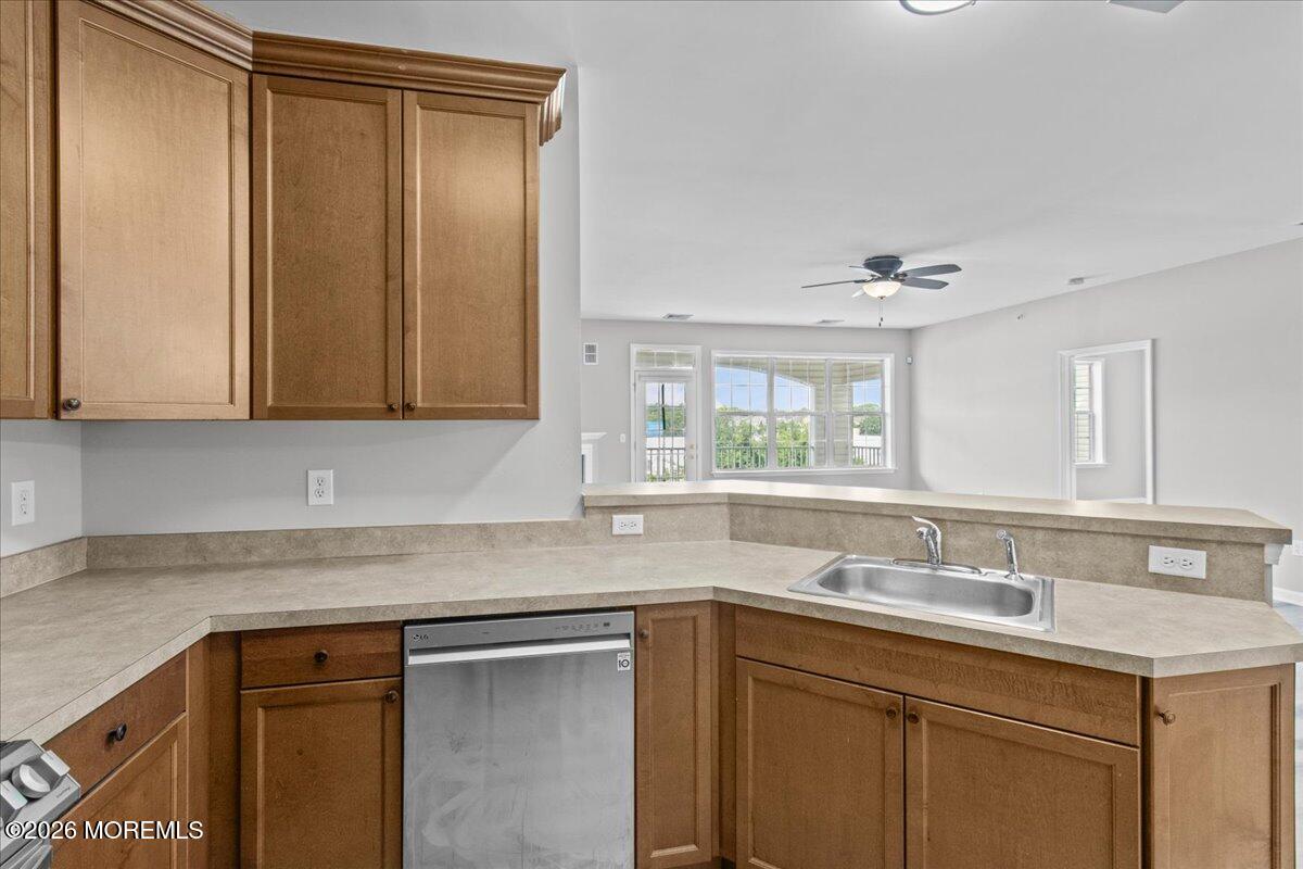 136 Mill Pond Way Eatontown NJ 07724