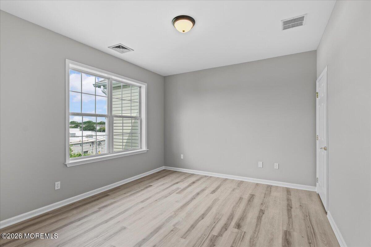 136 Mill Pond Way Eatontown NJ 07724