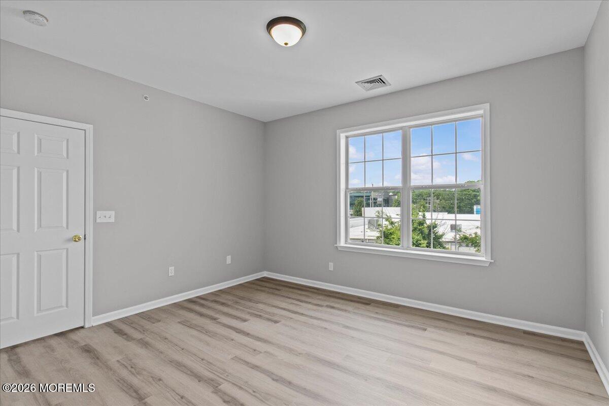 136 Mill Pond Way Eatontown NJ 07724