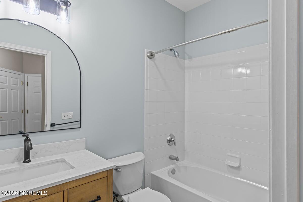 136 Mill Pond Way Eatontown NJ 07724