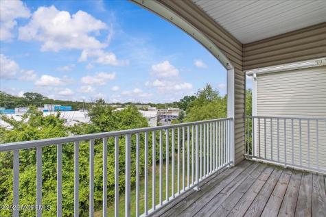 136 Mill Pond Way Eatontown NJ 07724