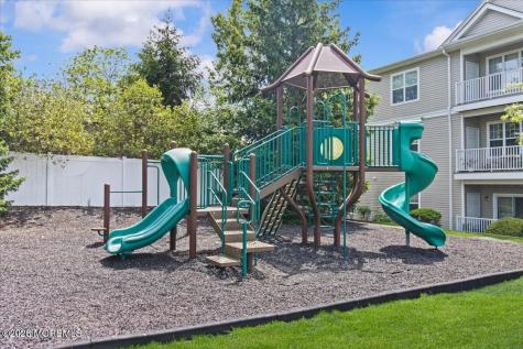 136 Mill Pond Way Eatontown NJ 07724