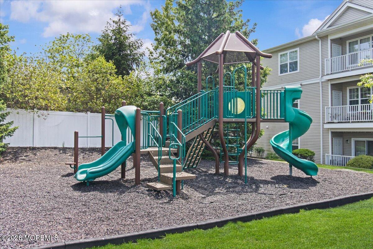 136 Mill Pond Way Eatontown NJ 07724