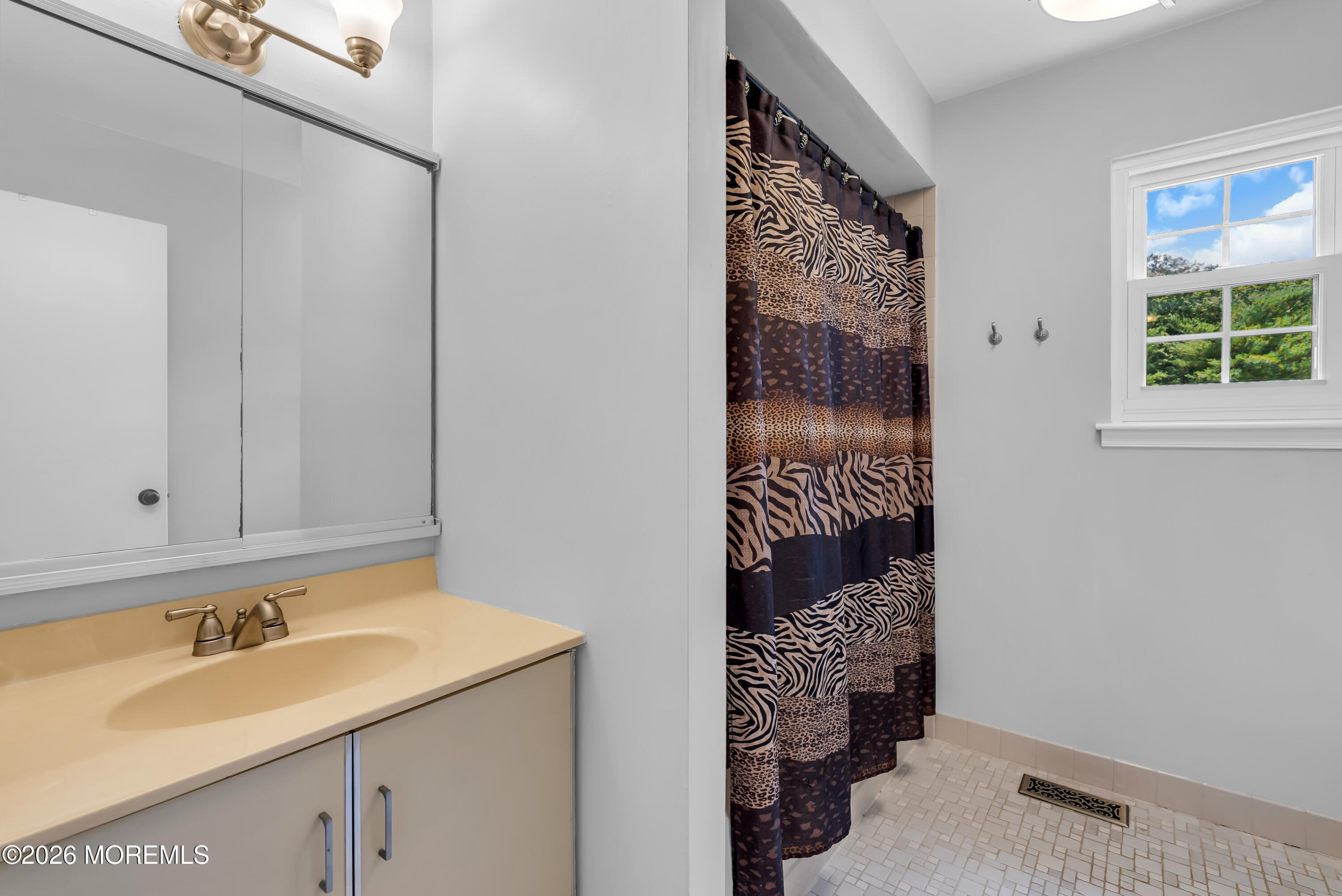 157 Foxhill Court Aberdeen NJ 07747