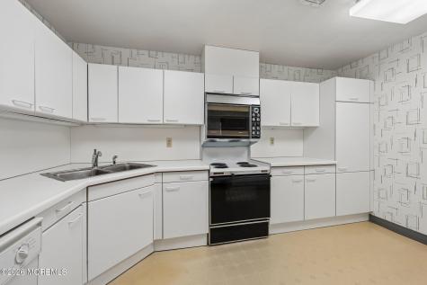 1 Peabody Court Teaneck NJ 07666