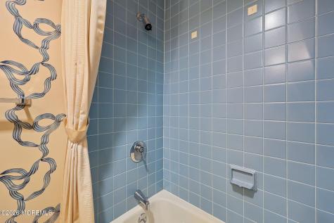 1 Peabody Court Teaneck NJ 07666