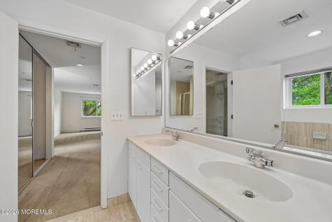 1 Peabody Court Teaneck NJ 07666