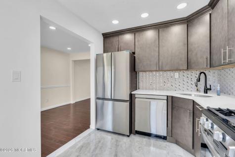 53 Heritage Lane Fords NJ 08863