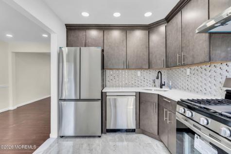 53 Heritage Lane Fords NJ 08863