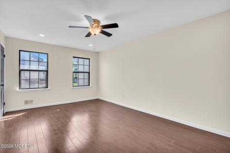 53 Heritage Lane Fords NJ 08863