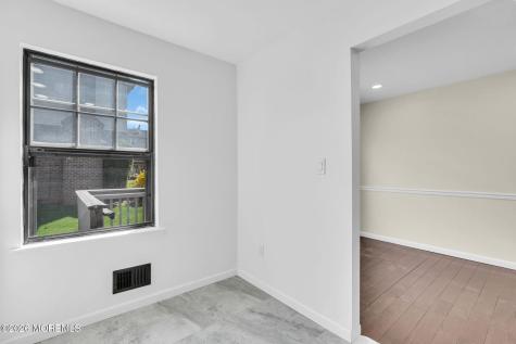 53 Heritage Lane Fords NJ 08863