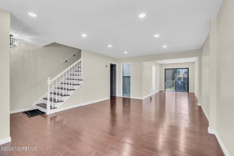 53 Heritage Lane Fords NJ 08863
