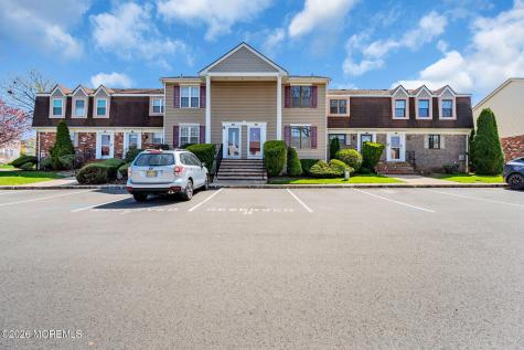 53 Heritage Lane Fords NJ 08863