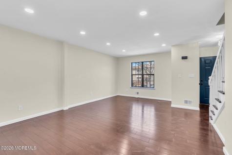 53 Heritage Lane Fords NJ 08863