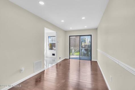 53 Heritage Lane Fords NJ 08863