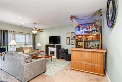 10 Arden Drive Manchester NJ 08759