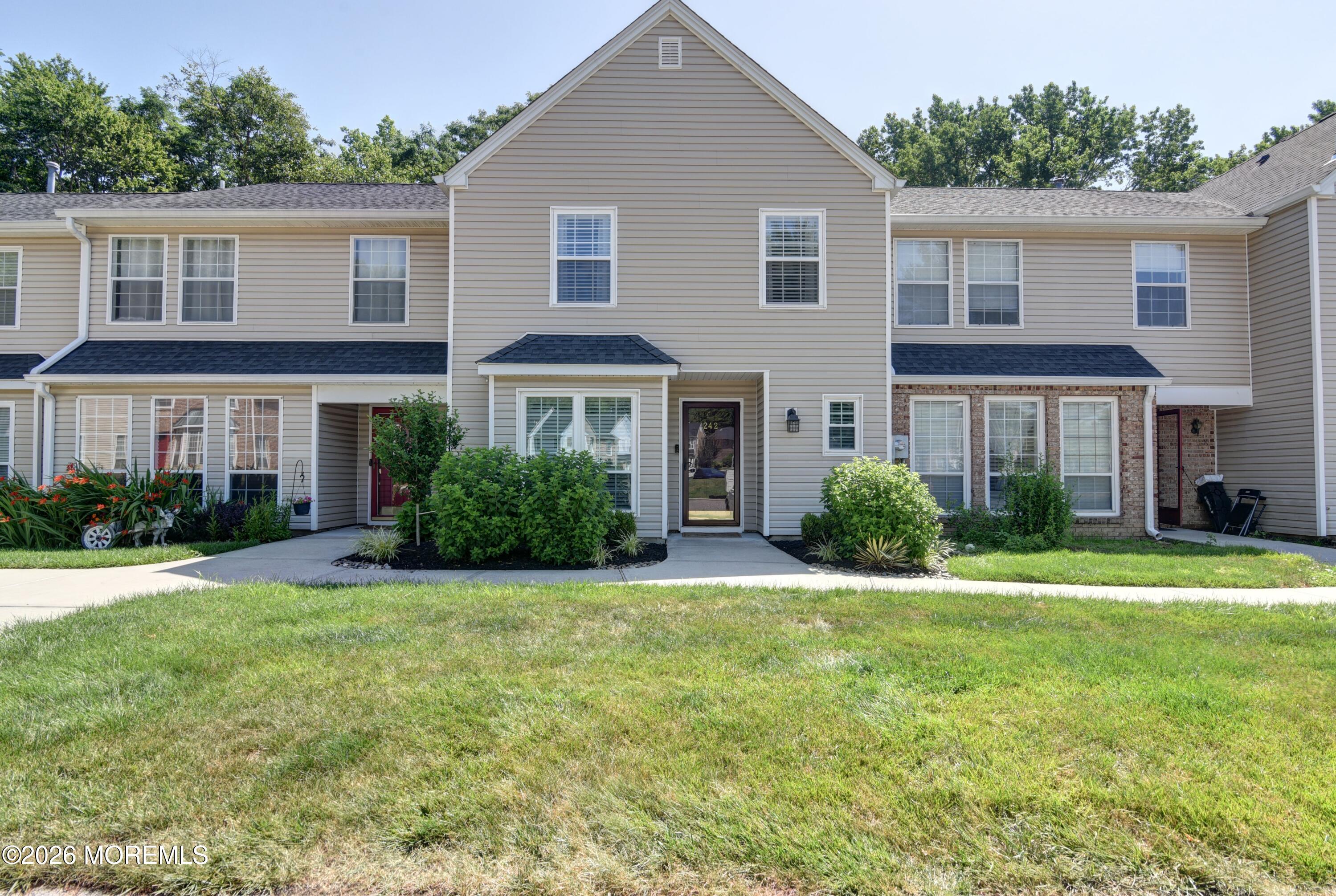 242 Teasdale Place Morganville NJ 07751