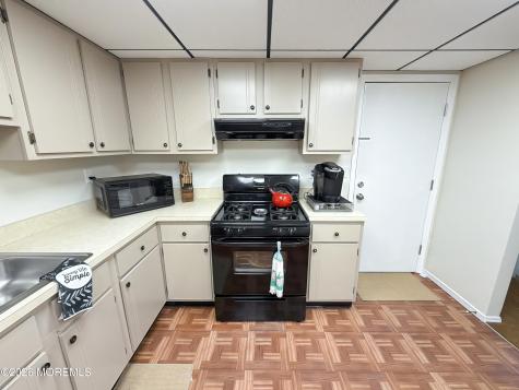 8 Seagull Lane Howell NJ 07731