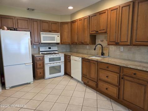 7 Horseshoe Court Tinton Falls NJ 07753