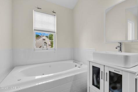 9 Beacon Court Holmdel NJ 07733