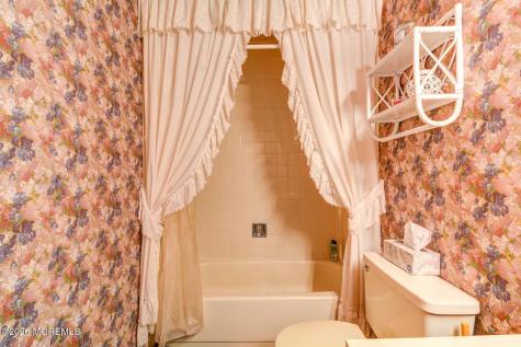 33 Maple Lane Brielle NJ 08730