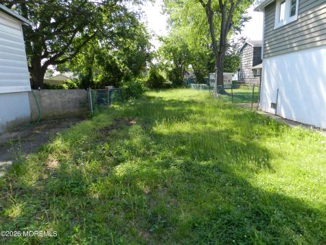 13 Brookside Avenue Keansburg NJ 07734