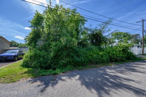 22 Walnut Street Waretown NJ 08758