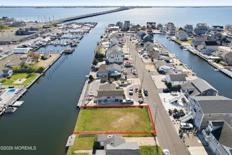 10 Cruiser Court Toms River NJ 08753