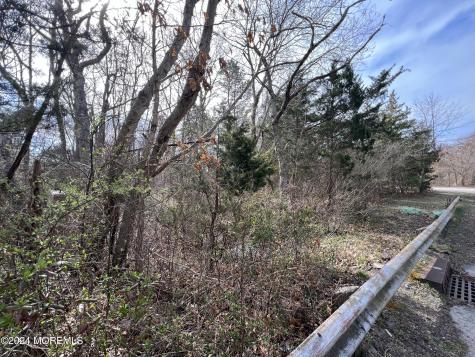 68 Memorial Drive Barnegat NJ 08005