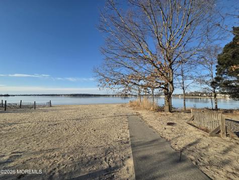 16 Tudor Avenue Pine Beach NJ 08741