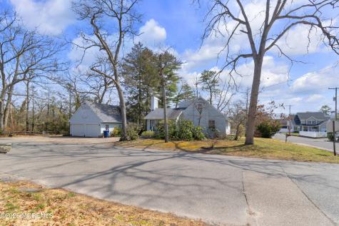 545 Tiller Avenue Beachwood NJ 08722