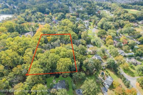 123-125 Magnolia Lane Middletown NJ 07748