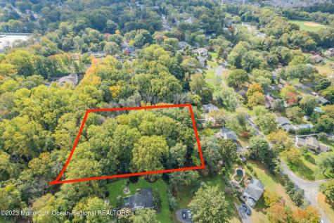 123-125 Magnolia Lane Middletown NJ 07748