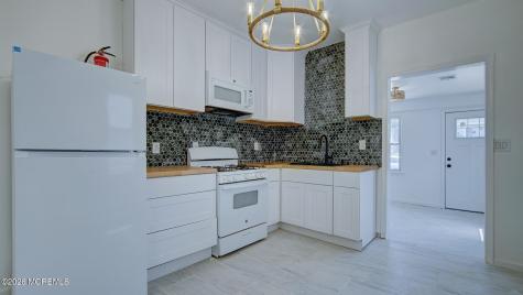 19 Bayview Avenue Keansburg NJ 07734