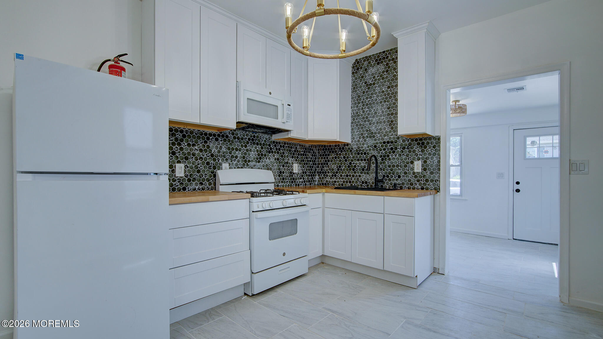 19 Bayview Avenue Keansburg NJ 07734