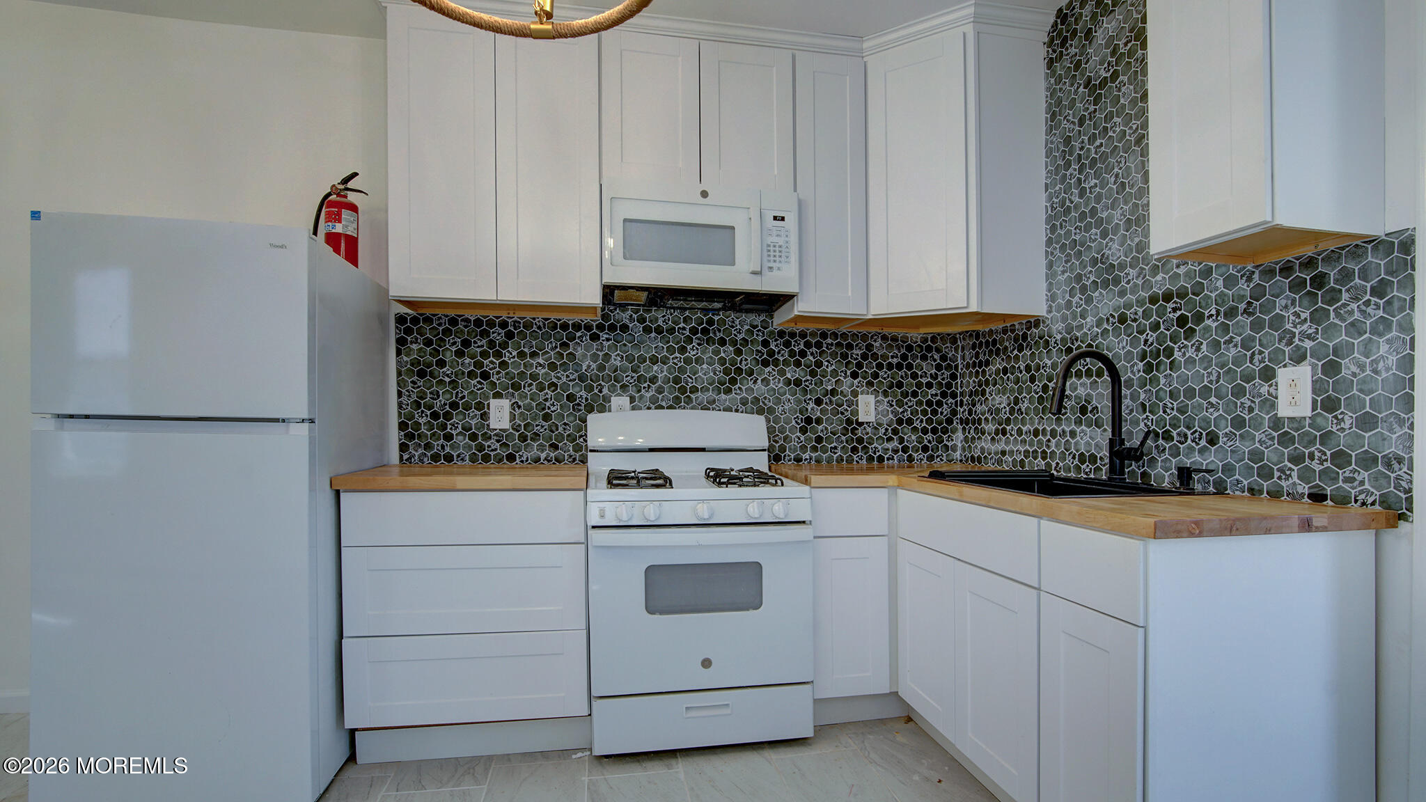19 Bayview Avenue Keansburg NJ 07734