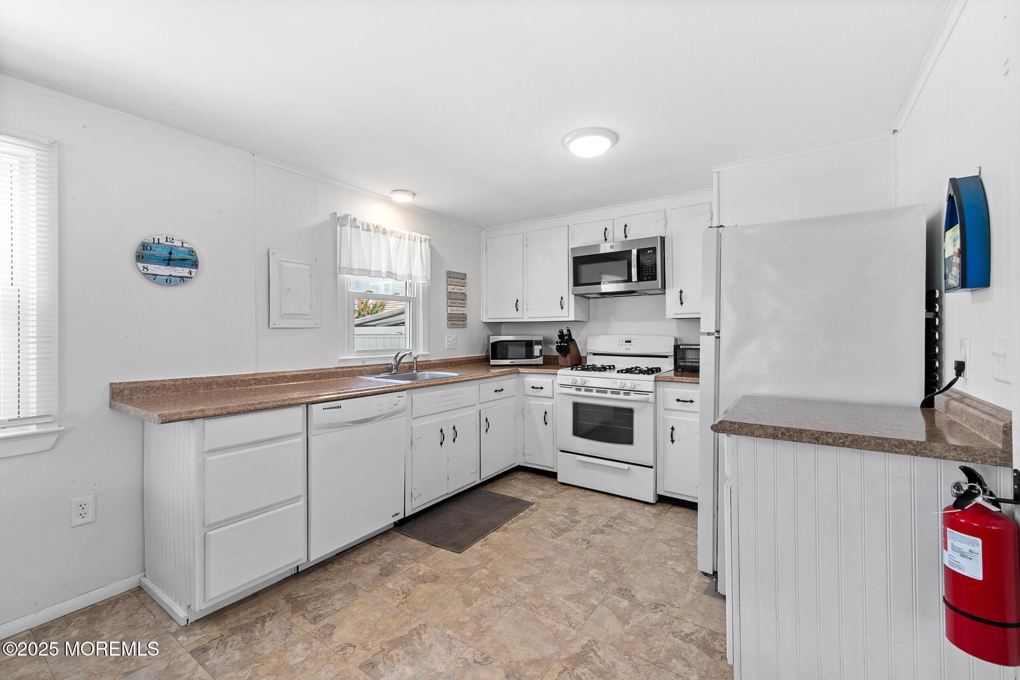 25 E 49th Street Long Beach Twp NJ 08008