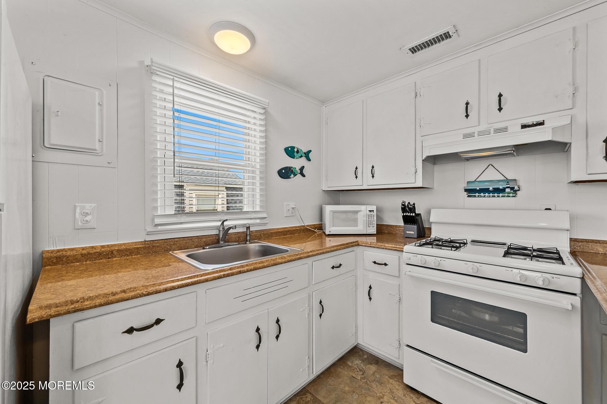 25 E 49th Street Long Beach Twp NJ 08008