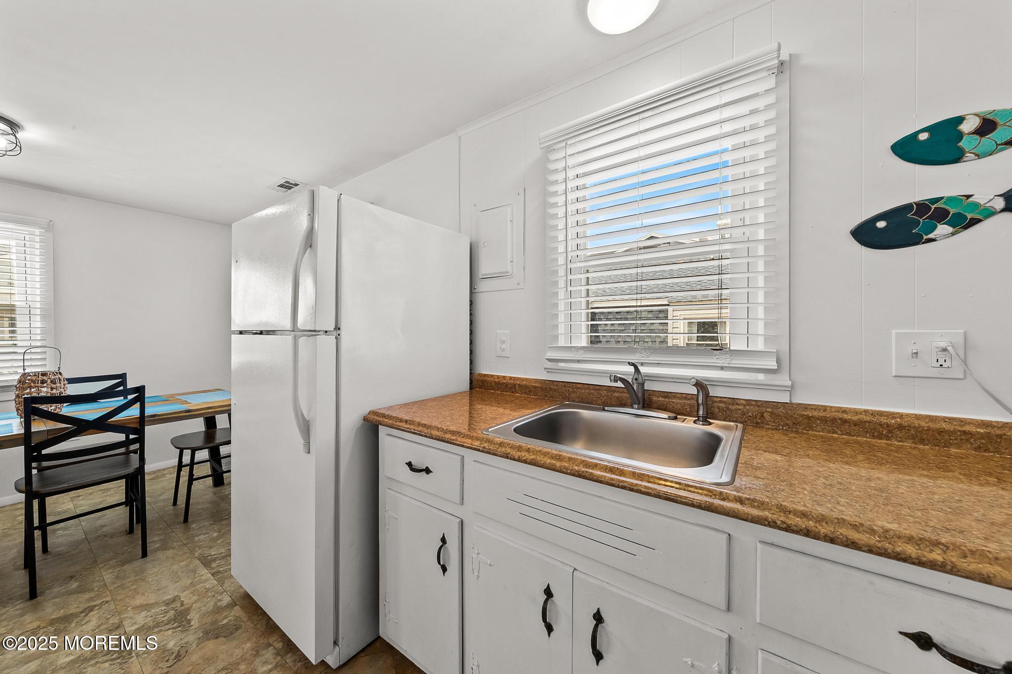 25 E 49th Street Long Beach Twp NJ 08008