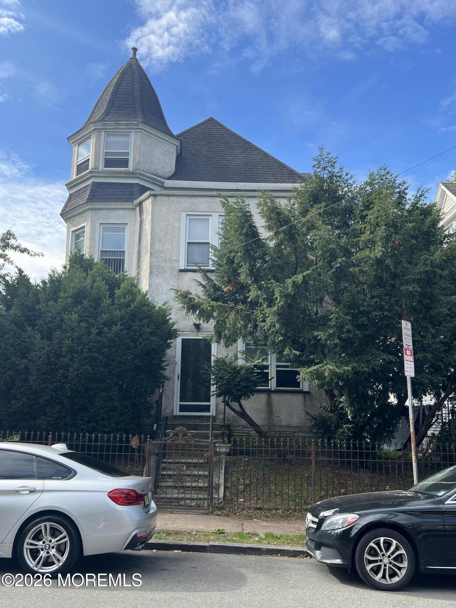 2 Howell Place Newark NJ 07106