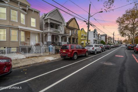 107 Bidwell Avenue Jersey City NJ 07305